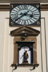  Poslední Černý Janek byl na radnici instalován roku 1958 společně s novými hodinami i měsíční koulí.