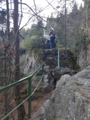 Skalnatý kaňon s naučnou stezkou Údolím Doubravy