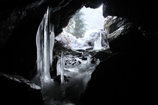 Jeskyně v Dolní Lomné