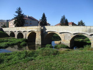 Svatojánský most přes řeku Moravu je třetím nejstarším v ČR