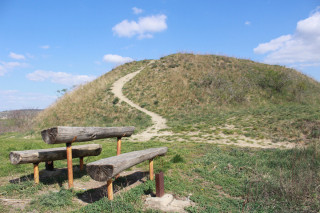 O tvrzi existují pouze sporadické zmínky. Ty ji připomínají až roku 1414 a uvádějí ji jako pustou.