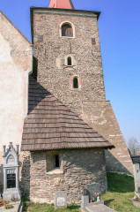 Pohled na sakristii, považovanou za původní kostel, od východu
