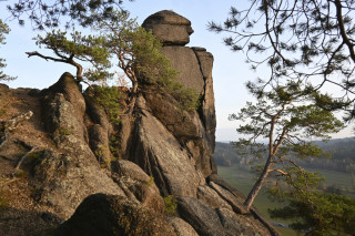 Kapucín. Pojmenování nejvyšší skalní věže na Ovčím vrchu vzniklo již před více než sto lety.