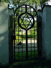 Branka na židovském hřbitově