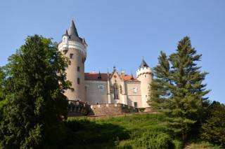 Pohled na zámek z parku