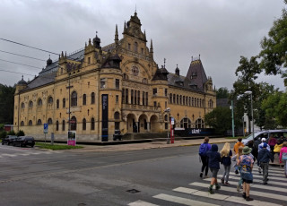 Bývalé lázně, dnes Oblastní galerie, která seznamuje s historií rodu Liebiegů a uchovává sbírku obrazů jejich rodu.