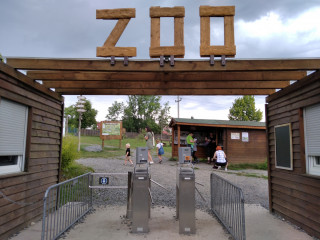 Vstup do zoologické zahrady.
