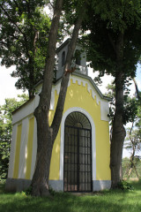 Kaple svatého Jana Nepomuckého pochází z roku 1837.