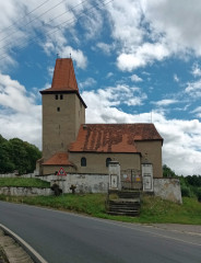 Barokně upravený hřbitovní kostel sv. Mikuláše