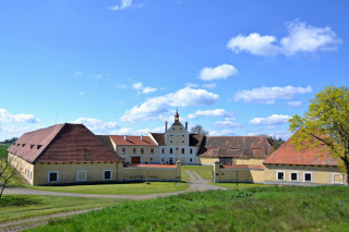 Dvůr Kalec - čelní pohled...