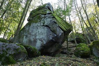 Obří kámen pod vrcholem Vlčí hory