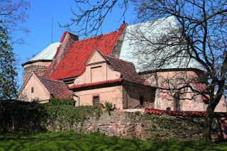 Kostel v Hradešíně - učebnice architektury