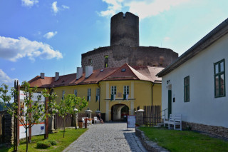 Hrad, v němž se snoubí gotika s empírem