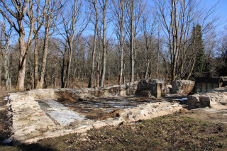 Úplně na počátku své historie svatyně nejprve sloužila jako hřbitovní kaple. Chrámem s pravidelnými bohoslužbami se stala až v 18. století. 