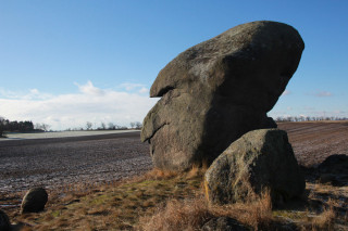 Obří Hlava překvapivě nepatří ke chráněným výtvorům přírody. Zařazena je ale mezi registrované geologické lokality.