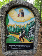 Detail pomníku U zabitého mládence