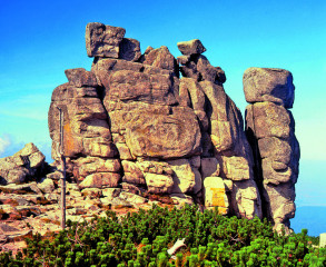 Polední kámen patří k typickým krkonošským torům.