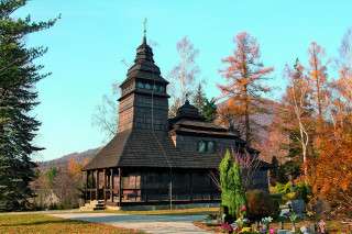 Svatostánek přestěhovaný do Kunčic pod Ondřejníkem z Podkarpatské Rusi.