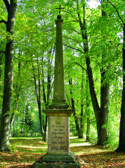 Žulový obelisk