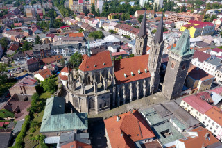 Pohled na chrám sv. Bartoloměje v Kolíně od severu