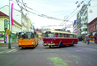 Historické trolejbusy Škoda 9 Tr a Škoda
Sanos (archiv PSHŽD)