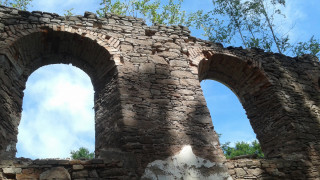 Údolím Bolkovského potoka na Zlatou vyhlídku